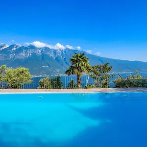 Casa Elka View And Pool By Garda Domus Mea Apartment
